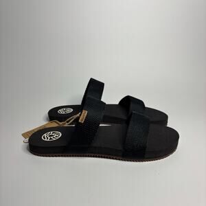 Freewaters Supreem La Jolla Sandals in Black